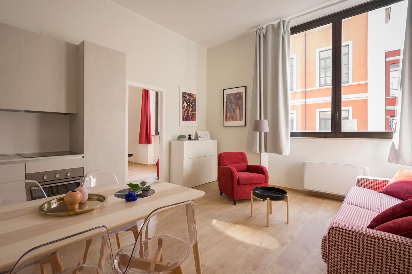 Living space with custom built-in shelving